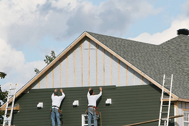 Professional Siding technician working in Fords, NJ